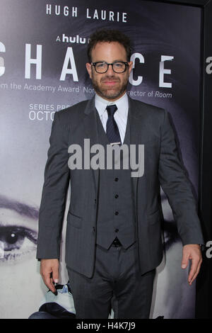 Los Angeles, Ca, USA. 17. Oktober 2016. Paul Adelstein besucht die Premiere von Hulu "Chance" Harmony Gold Theatre am 17. Oktober 2016 in Los Angeles, Kalifornien. (Credit: Parisa Afsahi/Media-Punch). / Alamy Live News Stockfoto