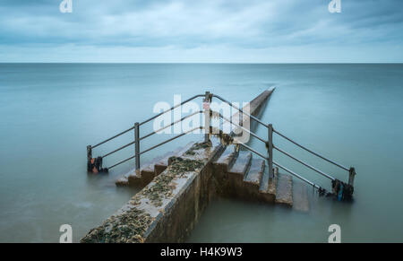 Buhne an Minnis Bucht in Kent Stockfoto