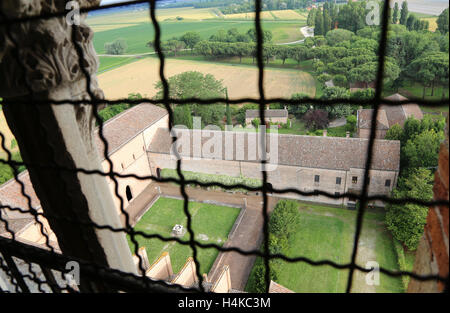 Draufsicht vom Glockenturm der Abtei Pomposa in Mittelitalien Stockfoto