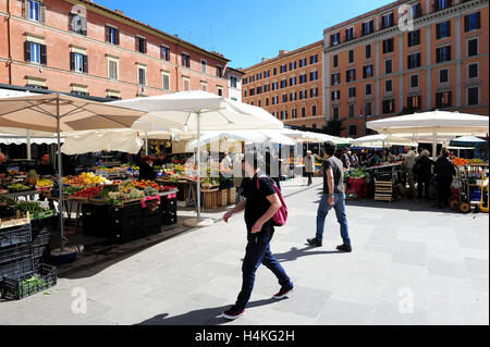 Obst und Gemüse Markt von Trastevere, Rom, Italien Stockfoto