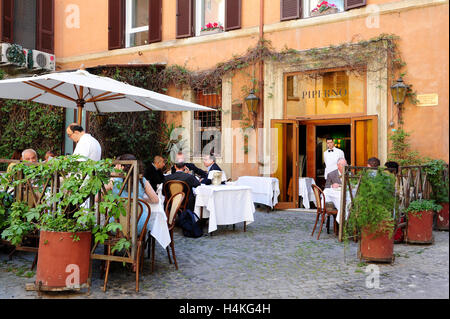 Der Eingang von Piperno Restaurant in Rom, Italien. Stockfoto