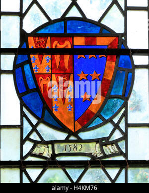 Stanhoe, Norfolk, Arme von Edward Seymour von Berry Pomeroy, Devon, 1582, gebeizt Glas Rondell Fenster Wappen, Wappenschild Stockfoto