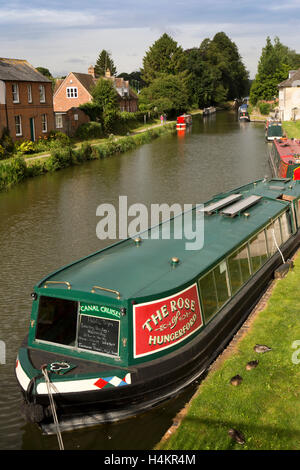 Berkshire, England, Hungerford, Rose von Hungerford Passagier Narrowboat vertäut am Kennet und Avon Kanal Stockfoto