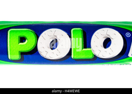 LONDON, UK - 13. Oktober 2016: Eine ungeöffnete Packung mit Polo Mints über einen weißen Hintergrund, auf 13. Oktober 2016 abgebildet. Stockfoto