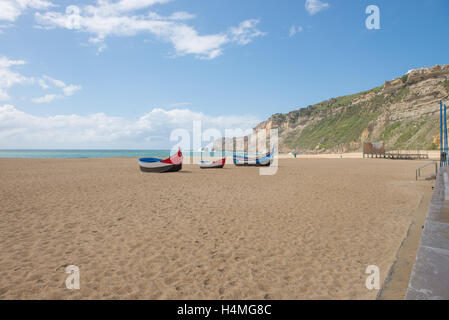 Hauptstrand in Nazare, eine Surf-Paradies-Stadt - Nazare, Portugal Stockfoto