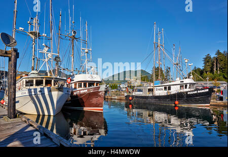 Schiffe im Hafen von Ucluelet, Vancouver Island, British Columbia, Kanada Stockfoto