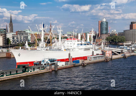 Panorama-Ansicht; Der Hamburger Hafen mit dem Museum Schiff Cap San Diego Stockfoto