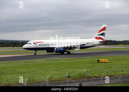 Airbus A320-232 im Besitz von British Airways am Flughafen Manchester Ringways Stockfoto