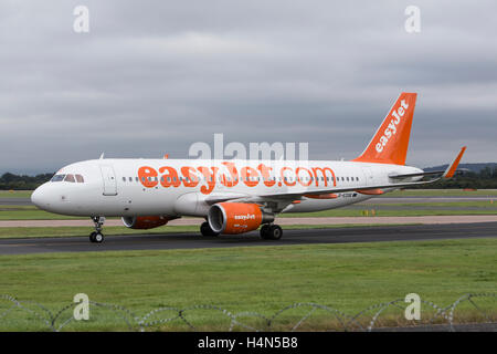 EasyJet Airbus A320-214 Ringways Flughafen Manchester Stockfoto