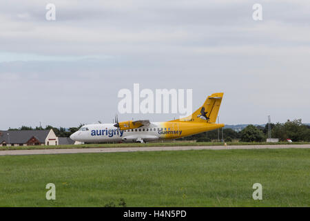 Aurigny Turbo Prop ATR 42-500 Flugzeuge am Flughafen Leeds Bradford Stockfoto