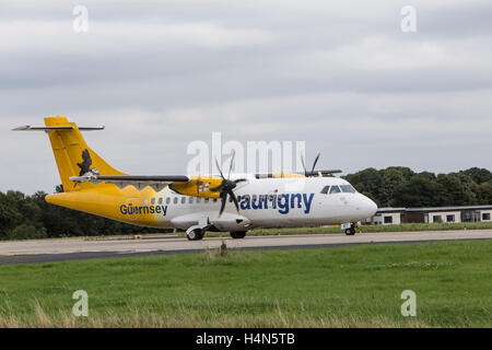 Aurigny Turbo Prop ATR 42-500 Flugzeuge am Flughafen Leeds Bradford Stockfoto