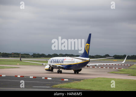 RyanAir Boeing 737-8AS Ringways Flughafen Manchester Stockfoto
