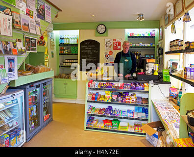 Der Gemeinschaft-Shop in dem Dorf Collyweston, Lincolnshire, England UK Stockfoto