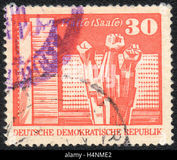 Eine Briefmarke gedruckt in DDR Deutschland zeigt Workers' Memorial, Halle, 1973 Stockfoto