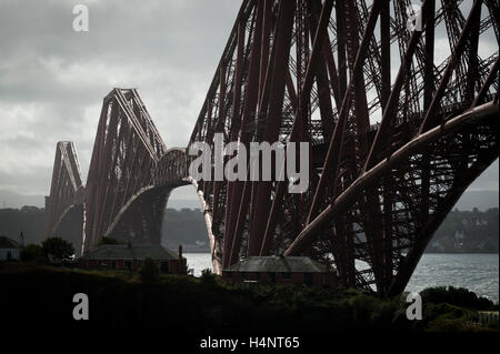 Die Forth Rail Bridge, North Queensferry, Fife, Schottland. Stockfoto