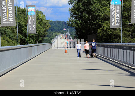 Gang über die New York Hudson Staatspark in Poughkeepsie Stockfoto