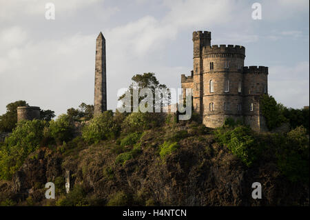 Die politische Märtyrer-Denkmal und Haus des Gouverneurs der alten Calton Gefängnis, Calton Hill, Edinburgh, Schottland. Stockfoto