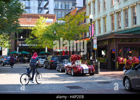 USA Pittsburgh PA Pennsylvania Marktplatz in der Stadt Essen und Restaurants rund um den park Stockfoto