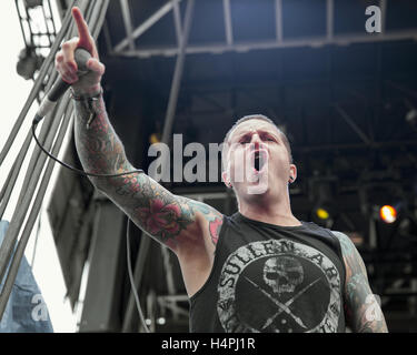 Alex Varkatzas von Atreyu führt auf Riot Fest Chicago am 11. September 2015 in Chicago, Illinois Stockfoto