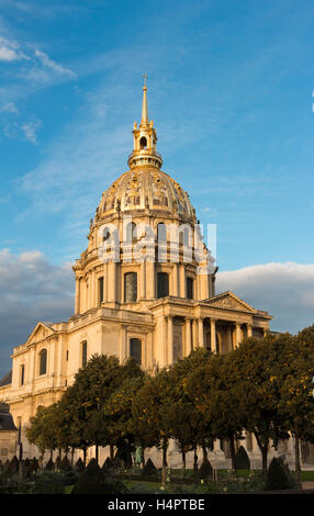 Inspiriert von den Petersdom in Rom, gehört das Dôme des Invalides die Triumphe des französischen Barock-Architektur. Stockfoto