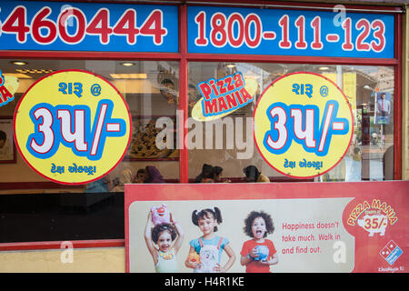 In Ahmedabad City Mall mit Geschäften, darunter Big Bazaar Shopping-Mall, Ahmedabad, Gujarat, Indien, Asien, Stockfoto