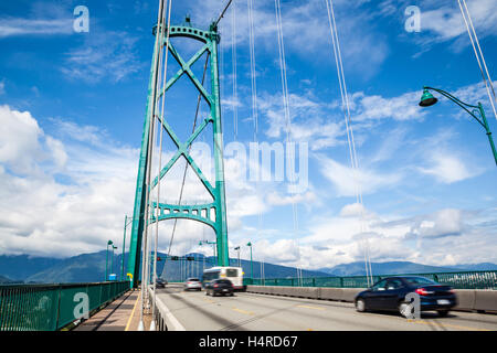 Die 1938 erbaute Vancouvers Lions Gate Bridge erstreckt sich über den Burrard Inlet und verbindet die Stadt mit der Northshore-Gemeinden Stockfoto