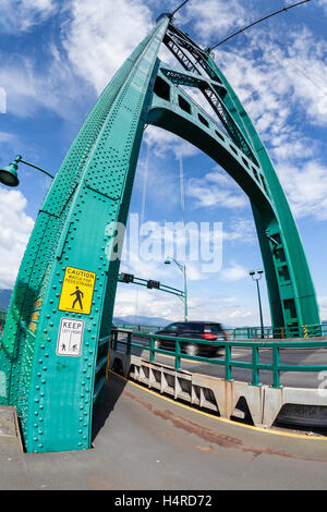 Die 1938 erbaute Vancouvers Lions Gate Bridge erstreckt sich über den Burrard Inlet und verbindet die Stadt mit der Northshore-Gemeinden Stockfoto