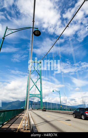 Die 1938 erbaute Vancouvers Lions Gate Bridge erstreckt sich über den Burrard Inlet und verbindet die Stadt mit der Northshore-Gemeinden Stockfoto