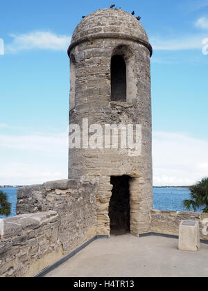 Glockenturm am Castillo de San Marcos in St. Augustine Florida.  Das Fort ist das älteste Mauerwerk Fort in den Vereinigten Staaten.  Es ist Stockfoto