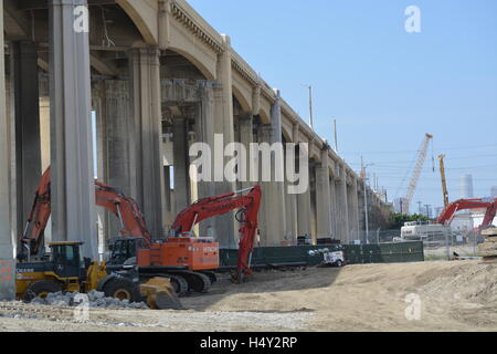 6th Street Bridge, Viadukt, Bau, Abriss, Sanierung, Los Angeles, Kalifornien, USA, 6th Street Brücke, Fluss überqueren Stockfoto