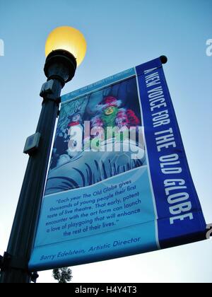 Post-Banner, alte, Lampe, Straßenlaterne, Balboa Park, Old Globe Theater in San Diego, Kalifornien, Amerika, USA Stockfoto