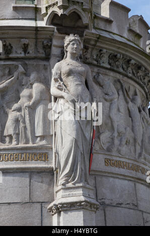 Detail auf dem Jan Breydel & Pieter De Coninck Denkmal am Markt, Brügge, Belgien Stockfoto