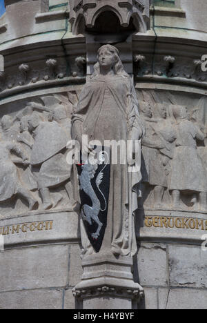 Detail auf dem Jan Breydel & Pieter De Coninck Denkmal am Markt, Brügge, Belgien Stockfoto