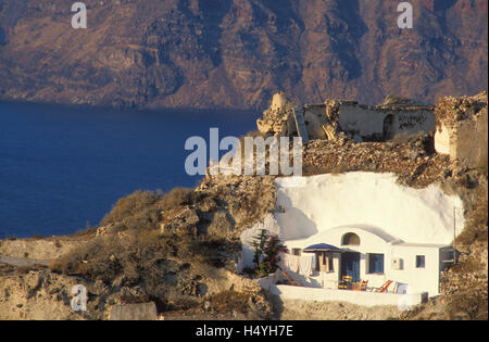 Klippe Wohnung in Oia, Terrasse, Ferienwohnungen, Santorini, Cyclades, griechische Inseln, Griechenland, Europa Stockfoto