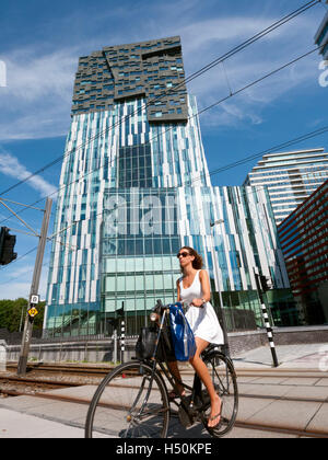 Neuen Büroturm, entworfen von Architekten Erick van Egeraat Teil neue Immobilienentwicklung genannt Mahler4 Amsterdam Süd NET Stockfoto