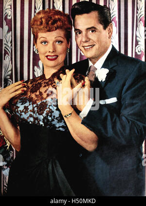 LUCILLE BALL (1911 – 1989), US Film, und TV-Schauspielerin und Produzentin mit damaligen Ehemann Desi Arnaz 1955 Stockfoto