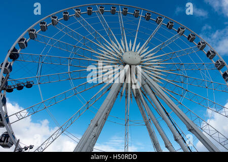 Das große Rad mit Panoramablick auf Liverpool Waterfront Merseyside England Vereinigtes Königreich UK Stockfoto