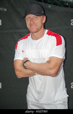 Kevin McKidd posiert für Fotos nach seinem Match bei Chris Evert Pro Celebrity Tennis Classic am 21. November 2015 im Delray Beach Tennis Center in Delray Beach, Florida Stockfoto