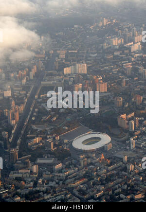 Auf dem Foto aus dem Flugzeug auf 18. Oktober 2016 gemacht, wird das Olympiastadion am Tag vor dem Gruppenspiel der Champions League zwischen Dynamo und Benfica gesehen. Das Finale der Champions League werden auf das Stadion im Jahr 2017 stattfinden. 18. Oktober 2016. © Swoboda Stepanov/ZUMA Draht/Alamy Live-Nachrichten Stockfoto