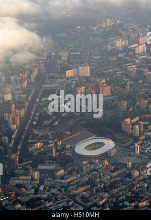 Auf dem Foto aus dem Flugzeug auf 18. Oktober 2016 gemacht, wird das Olympiastadion am Tag vor dem Gruppenspiel der Champions League zwischen Dynamo und Benfica gesehen. Das Finale der Champions League werden auf das Stadion im Jahr 2017 stattfinden. 18. Oktober 2016. © Swoboda Stepanov/ZUMA Draht/Alamy Live-Nachrichten Stockfoto