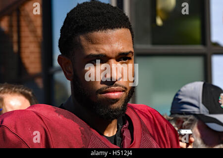 Philadelphia, Pennsylvania, USA. 18. Oktober 2016. Temple University-Football-Spieler, KEITH KIRKWOOD, beantwortet Fragen für die Medien auf dem Übungsplatz in Philadelphia Pa © Ricky Fitchett/ZUMA Draht/Alamy Live News Stockfoto