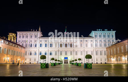 Royal Palace von Turin in der Nacht - Italien Stockfoto