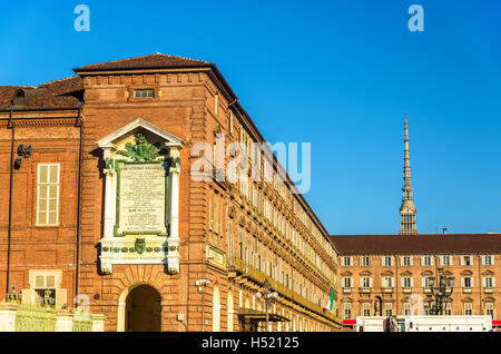 Königliche Waffenkammer und königliche Bibliothek in Turin - Italien Stockfoto