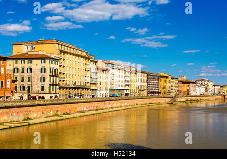 Ansicht von Pisa über den Fluss Arno - Italien Stockfoto