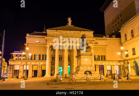 Garibaldi-Statue vor Teatro Carlo Felice in Genua, Italien Stockfoto