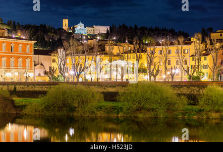 Blick auf Basilika San Miniato al Monte in Florenz - Italien Stockfoto