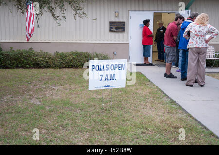 Wahltag in der kleinen North Florida Kleinstadt Fort White. Stockfoto