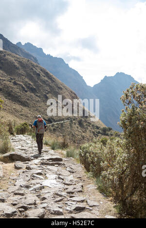 Einzelne Wanderer entlang des Inka-Trail in Peru Stockfoto