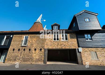 Konische Schornstein oben auf einer ehemaligen Mälzerei Mühle, Ware, Hertfordshire Stockfoto