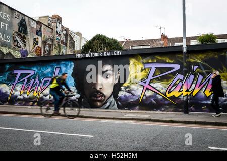 Ein Graffiti-Wandbild des Prinzen in Stokes Croft, Bristol, das Wandbild Künstler Paintsmiths of Bristol entworfen wurde. Stockfoto